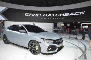 2017 honda civic hatchback (2)