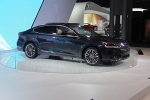 2017 kia cadenza (2)