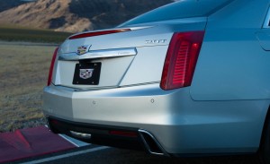 2017-Cadillac-CTS-108-876x535