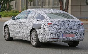 2017 opel insignia spy shots (10)