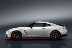 2017-nissan-nismo-gtr-4