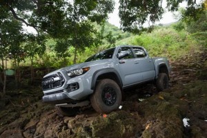 2017-toyota-tacoma-trd-pro-17