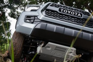 2017-toyota-tacoma-trd-pro-21