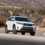 2017_toyota_highlander_hybrid_limited_platinum_003_4c0da395a61dca1dde7352c3d2a5166ed7600475_low