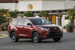 2017_toyota_highlander_se_003_9848455bd1d250ac66df9613ce7fa73b8c85143e_low