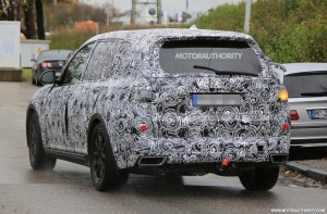 2019-bmw-x7-12