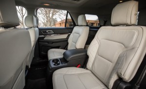 2017-ford-explorer-platinum-37