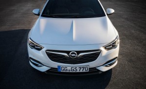 2017-opel-insignia-9