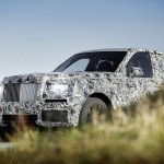 2017-rolls-royce-suv-1