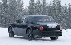 2017-rolls-royce-suv-10