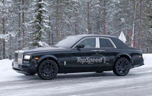 2017-rolls-royce-suv-7