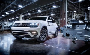 2018-volkswagen-atlas-r-line-1