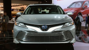 2018 toyota camry hybrid (6)