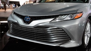 2018 toyota camry hybrid (8)