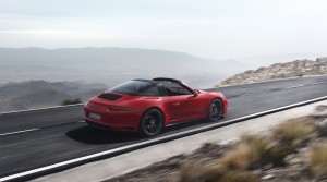 Porsche 911 Targa 4 GTS (2)