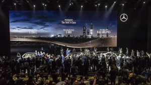 Mercedes-Benz S-Klasse Weltpremiere im Rahmen der Mercedes-Benz Media Night auf der Auto Shanghai 2017.