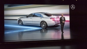 Mercedes-Benz S-Klasse Weltpremiere im Rahmen der Mercedes-Benz Media Night auf der Auto Shanghai 2017.