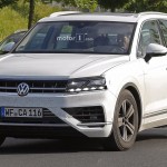 Spy shot of the 2018 Volkswagen Touareg. (Photo Source: Motor1)