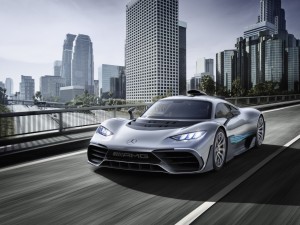 Weltpremiere Showcar Mercedes-AMG Project ONE: Mercedes-AMG bringt Formel 1-Technologie für die Straße