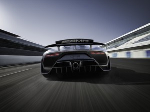 Weltpremiere Showcar Mercedes-AMG Project ONE: Mercedes-AMG bringt Formel 1-Technologie für die Straße