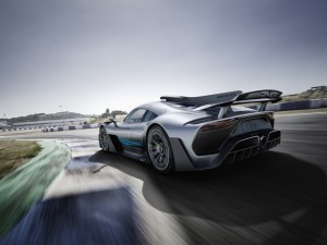 Weltpremiere Showcar Mercedes-AMG Project ONE: Mercedes-AMG bringt Formel 1-Technologie für die Straße