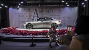 Mercedes-Benz Cars am Vortag der Auto China 2018: Die neue A-Klasse L Limousine feiert Weltpremiere in Peking