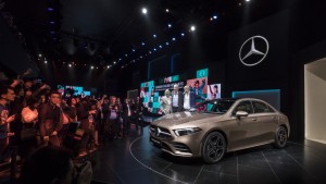 Mercedes-Benz Cars am Vortag der Auto China 2018: Die neue A-Klasse L Limousine feiert Weltpremiere in Peking