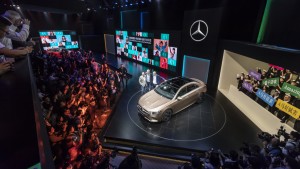 Mercedes-Benz Cars am Vortag der Auto China 2018: Die neue A-Klasse L Limousine feiert Weltpremiere in Peking