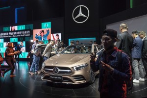 Mercedes-Benz Cars am Vortag der Auto China 2018: Die neue A-Klasse L Limousine feiert Weltpremiere in Peking