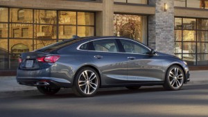 2019 Malibu Premier’s new rear valance pushes the dual-exhaust