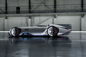 Showcar feiert bei der Monterey Car Week in Kalifornien Weltpremiere: Vision EQ Silver Arrow: Ein emotionaler Wegweiser in die Zukunft des Designs