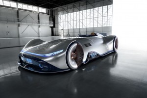 Showcar feiert bei der Monterey Car Week in Kalifornien Weltpremiere: Vision EQ Silver Arrow: Ein emotionaler Wegweiser in die Zukunft des Designs