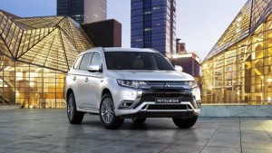 2019 mitsubishi outlander phev (1)