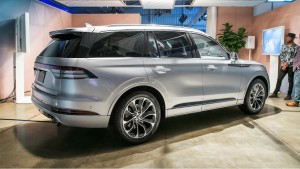 lincoln aviator 2